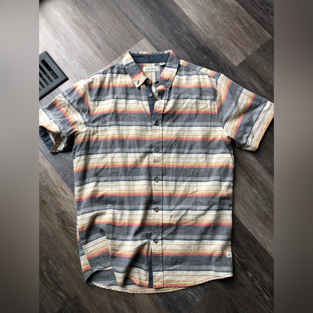 Striped Orange, Yellow and Grey Men's Button Up Short Sleeve Shirt Size XL